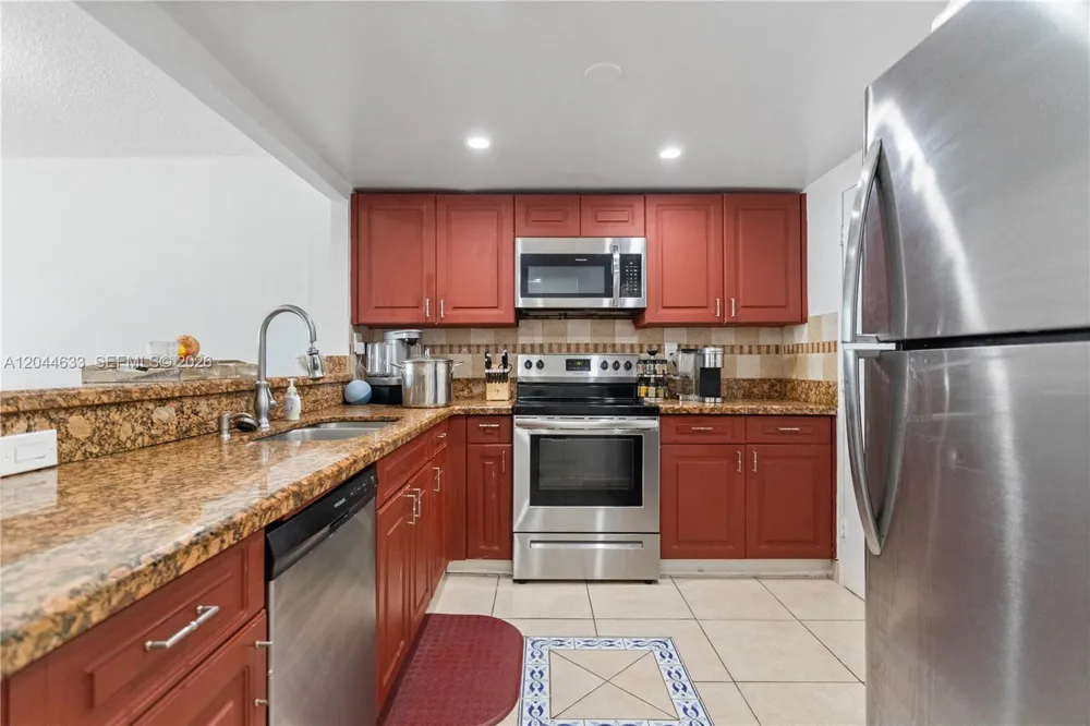 3725 S Ocean Dr #1117 Hollywood, FL 33019