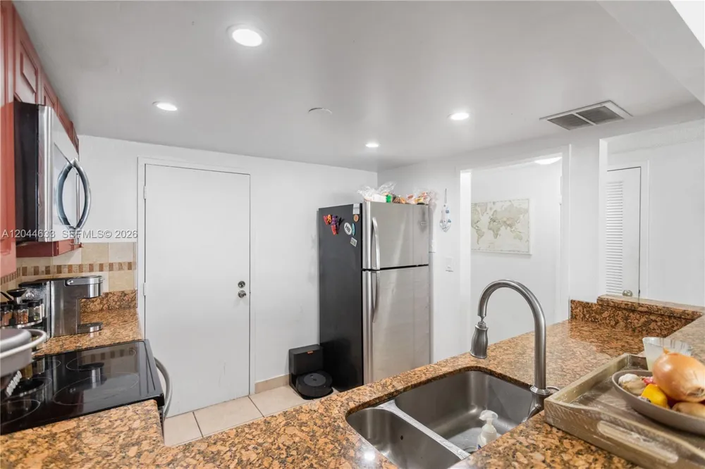 3725 S Ocean Dr #1117 Hollywood, FL 33019