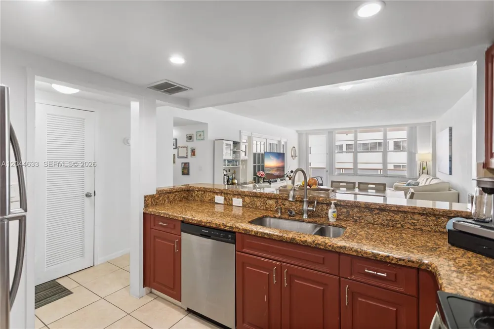 3725 S Ocean Dr #1117 Hollywood, FL 33019