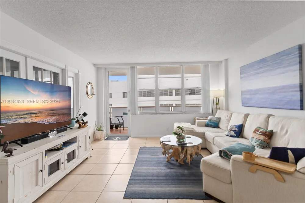 3725 S Ocean Dr #1117 Hollywood, FL 33019