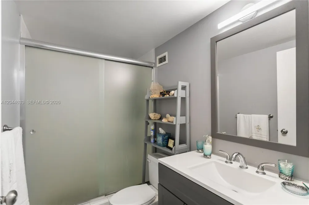 3725 S Ocean Dr #1117 Hollywood, FL 33019