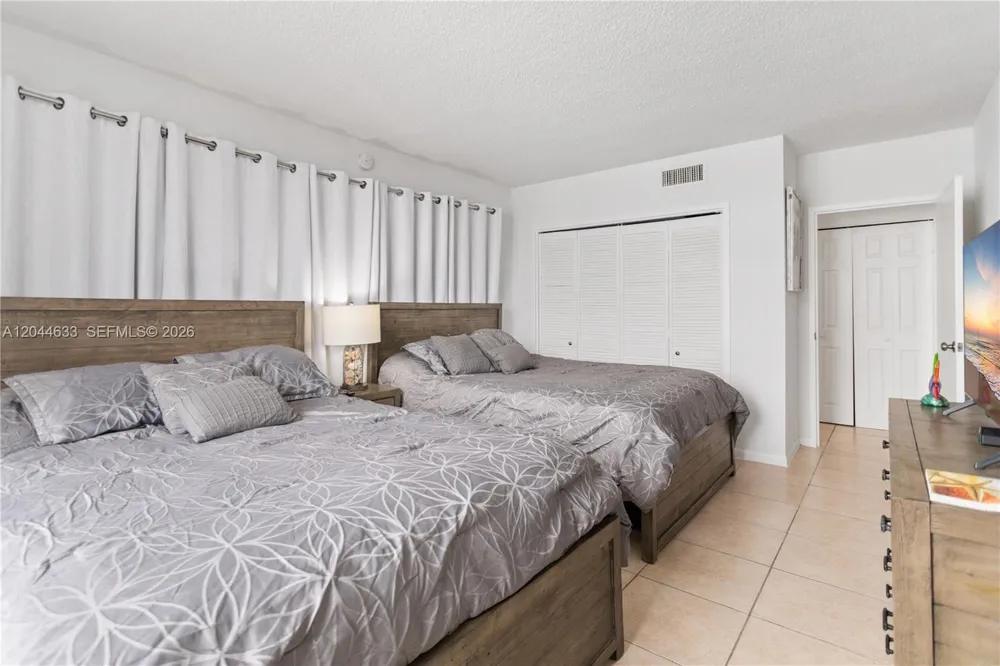 3725 S Ocean Dr #1117 Hollywood, FL 33019