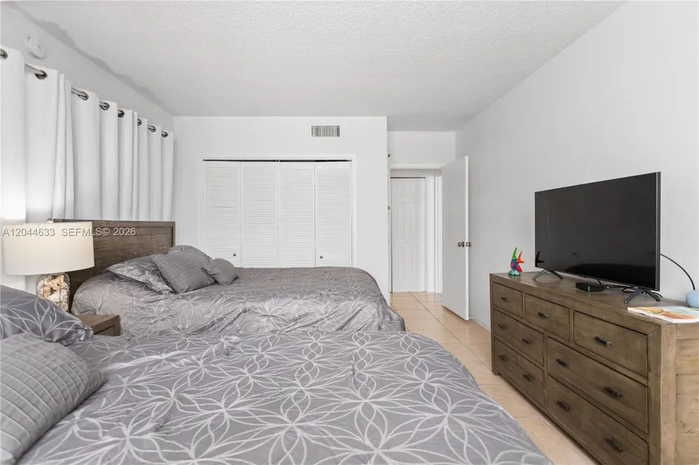 3725 S Ocean Dr #1117 Hollywood, FL 33019