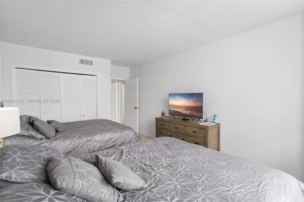 3725 S Ocean Dr #1117 Hollywood, FL 33019
