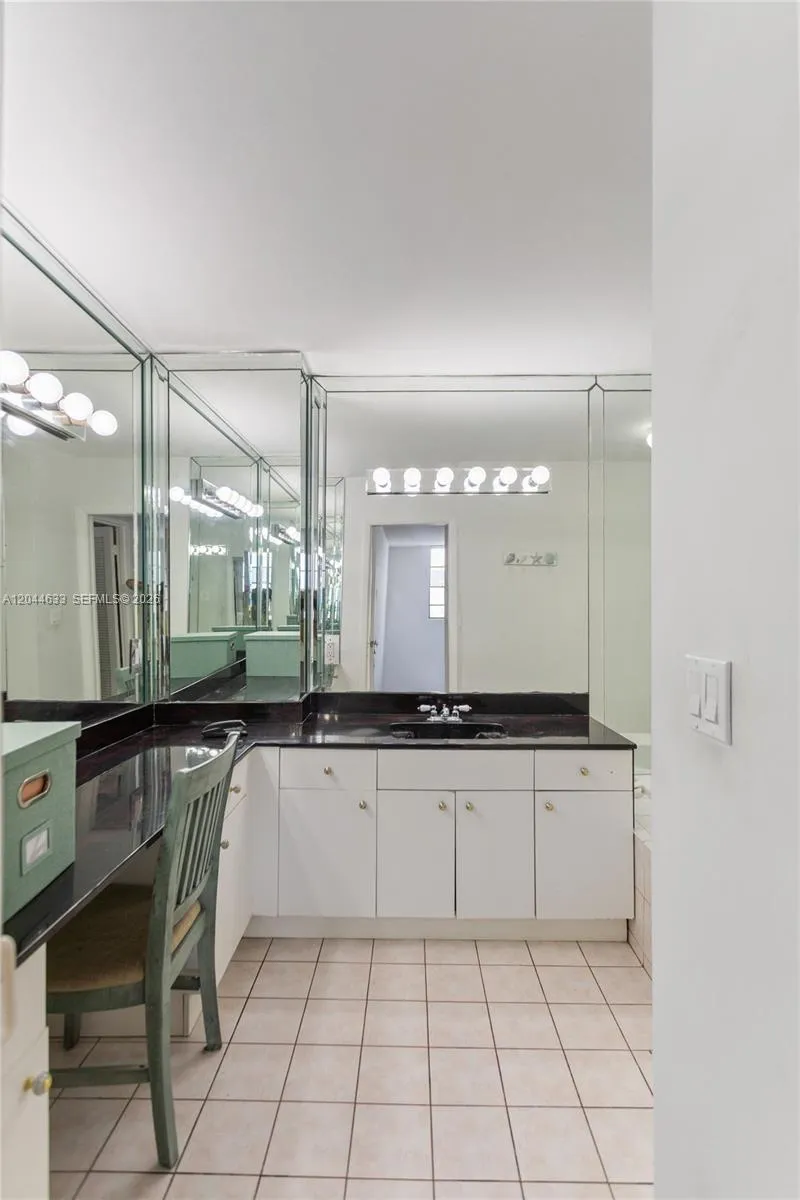 3725 S Ocean Dr #1117 Hollywood, FL 33019