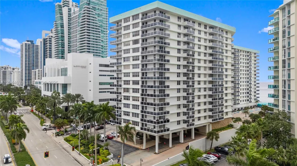 3725 S Ocean Dr #1117 Hollywood, FL 33019