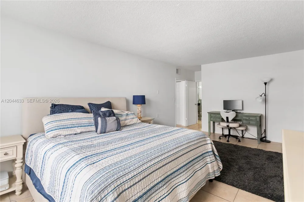 3725 S Ocean Dr #1117 Hollywood, FL 33019