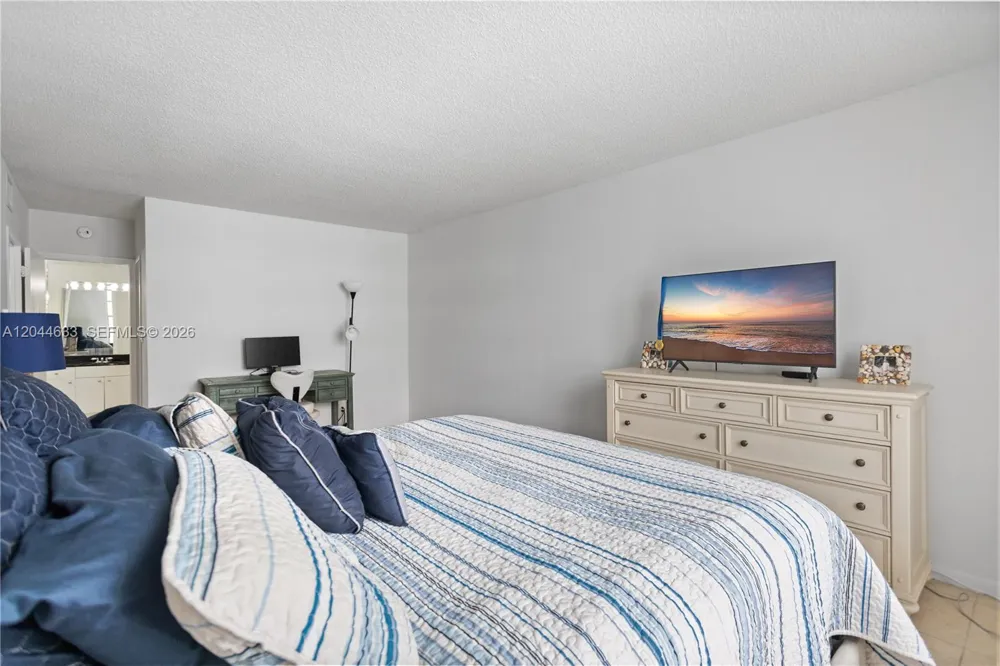 3725 S Ocean Dr #1117 Hollywood, FL 33019