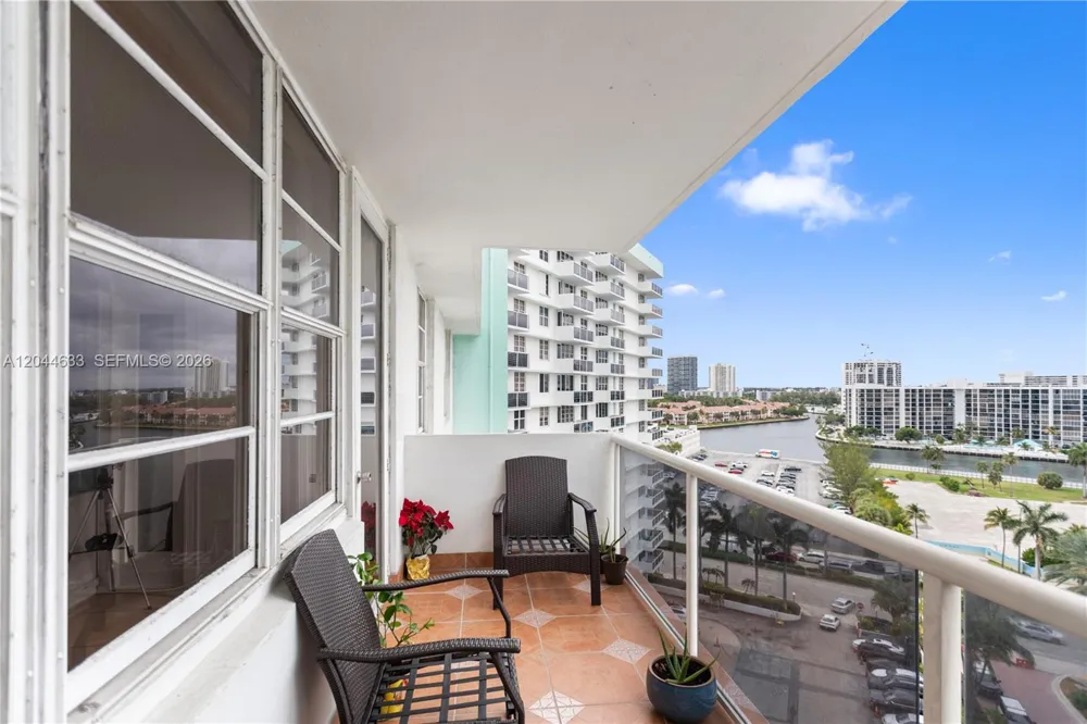 3725 S Ocean Dr #1117 Hollywood, FL 33019