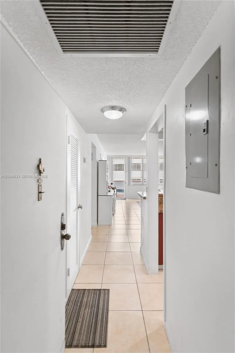 3725 S Ocean Dr #1117 Hollywood, FL 33019