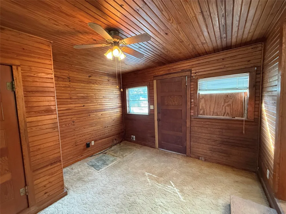 303 5th Street Louise, TX 77455