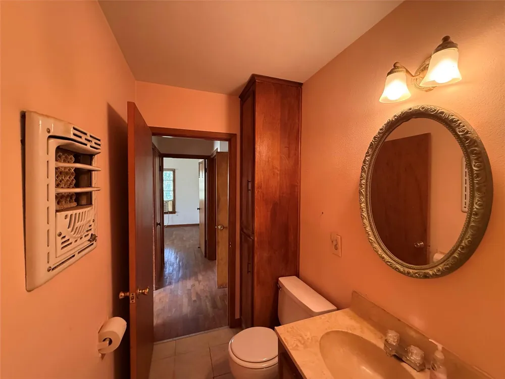 303 5th Street Louise, TX 77455