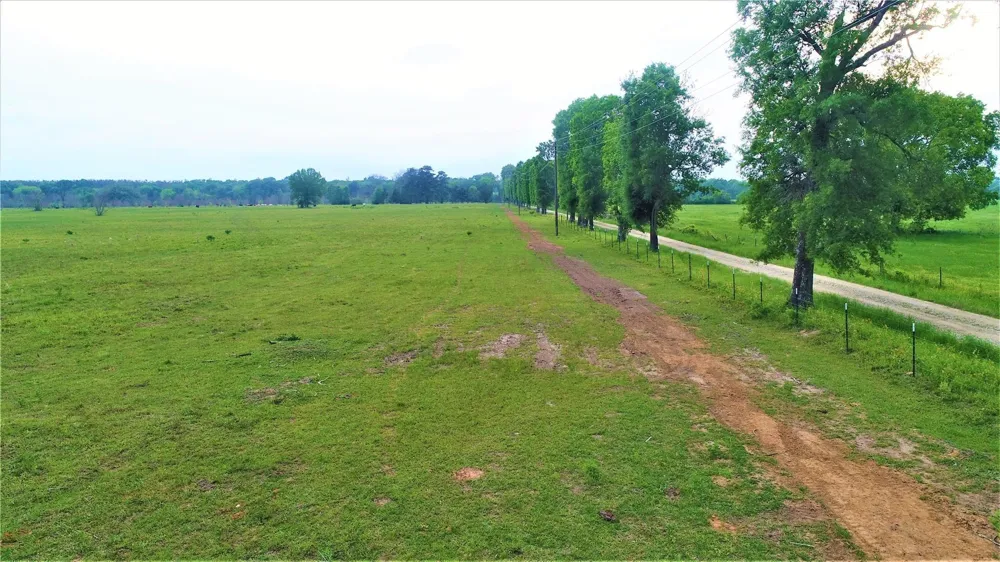 749 County Road 4110 Crockett, TX 75835