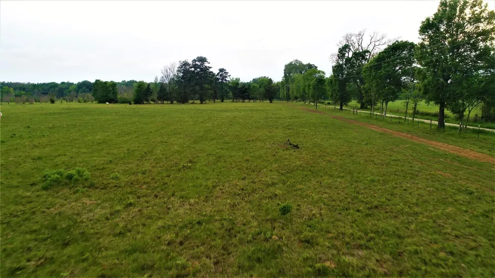 749 County Road 4110 Crockett, TX 75835