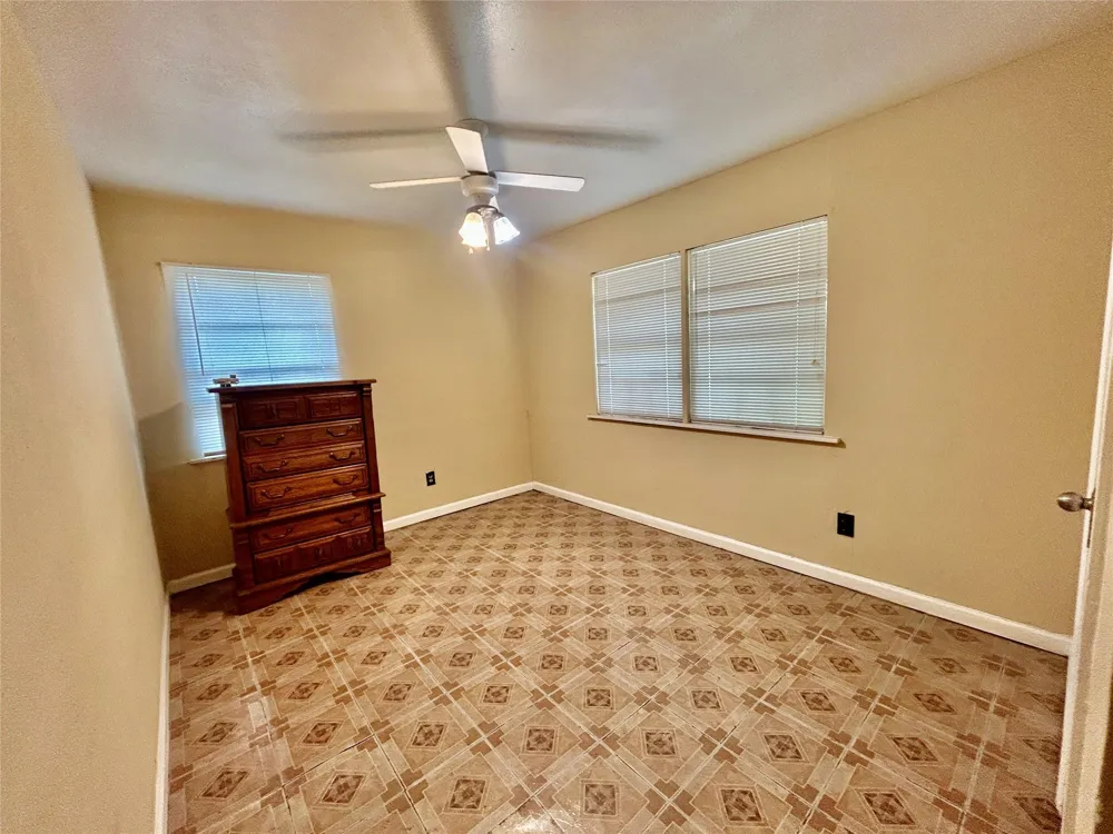 1810 11th Street Orange, TX 77630