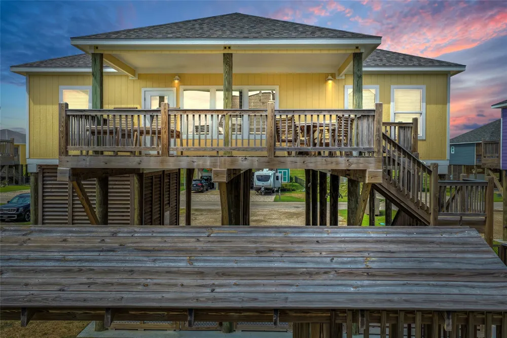 2294 E Lobster Crystal Beach, TX 77650