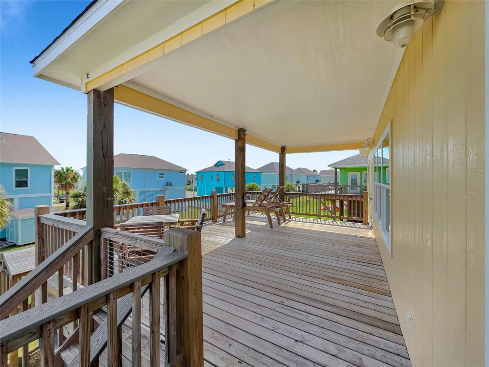 2294 E Lobster Crystal Beach, TX 77650