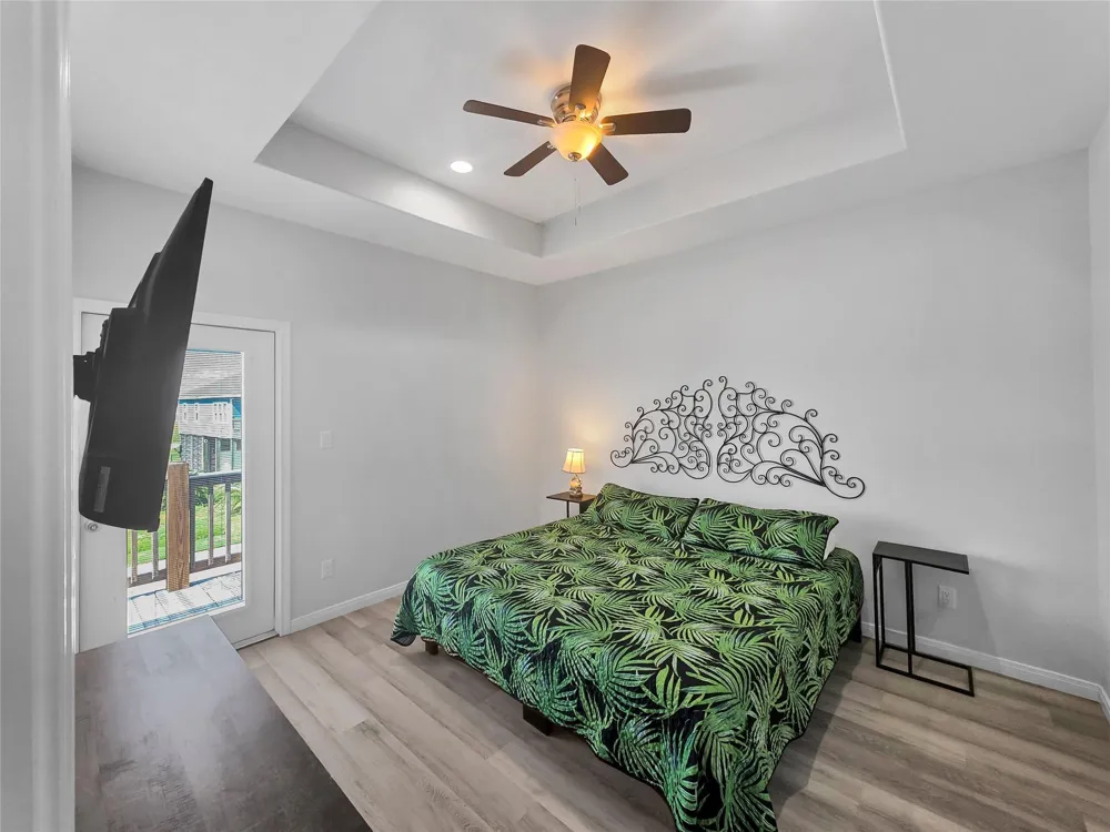 2294 E Lobster Crystal Beach, TX 77650