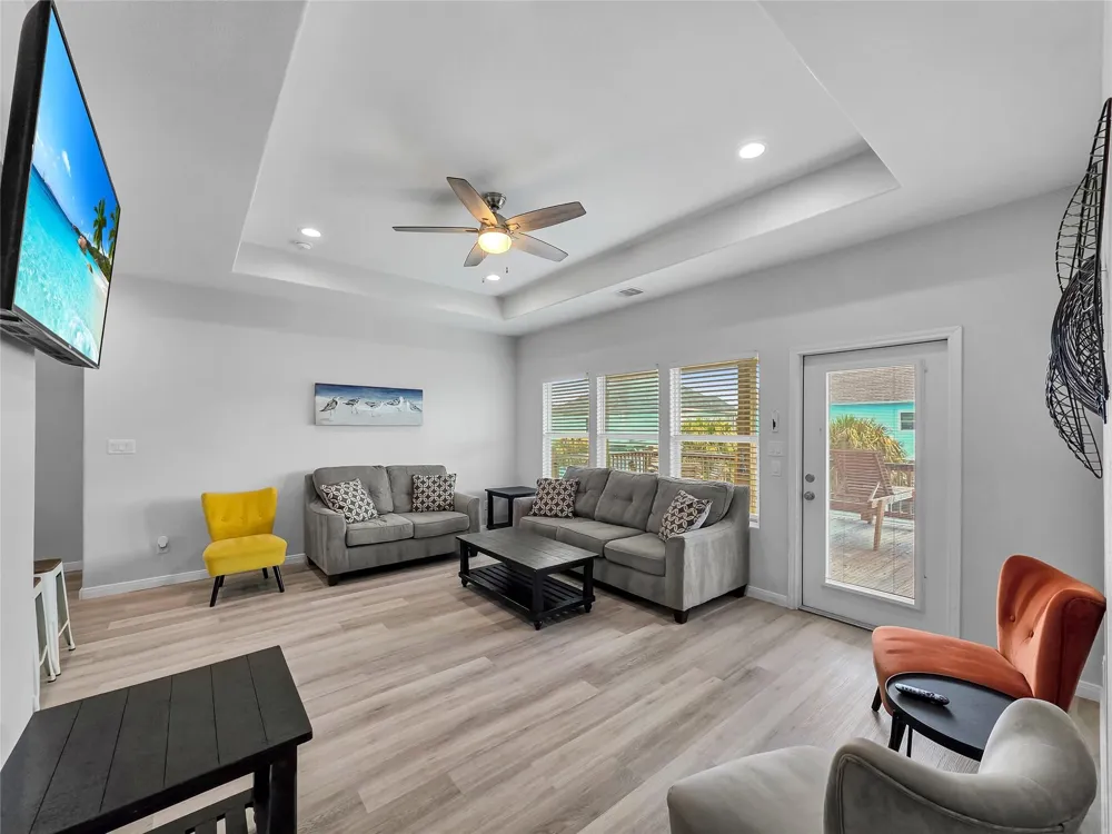 2294 E Lobster Crystal Beach, TX 77650