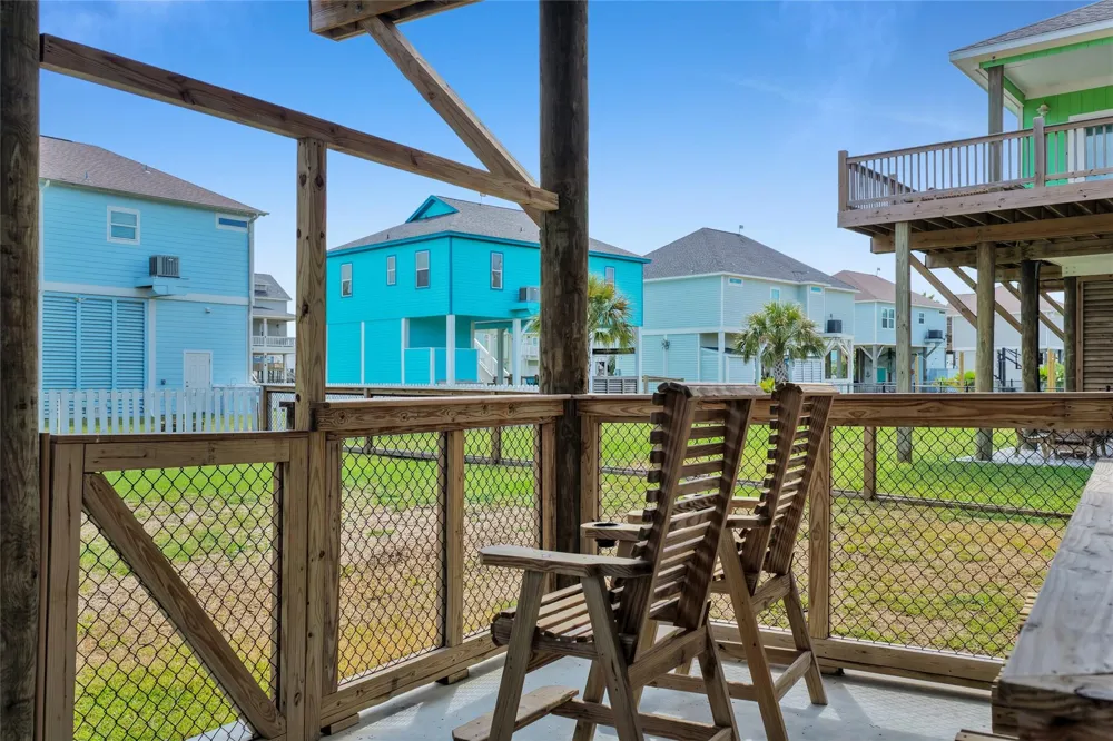 2294 E Lobster Crystal Beach, TX 77650