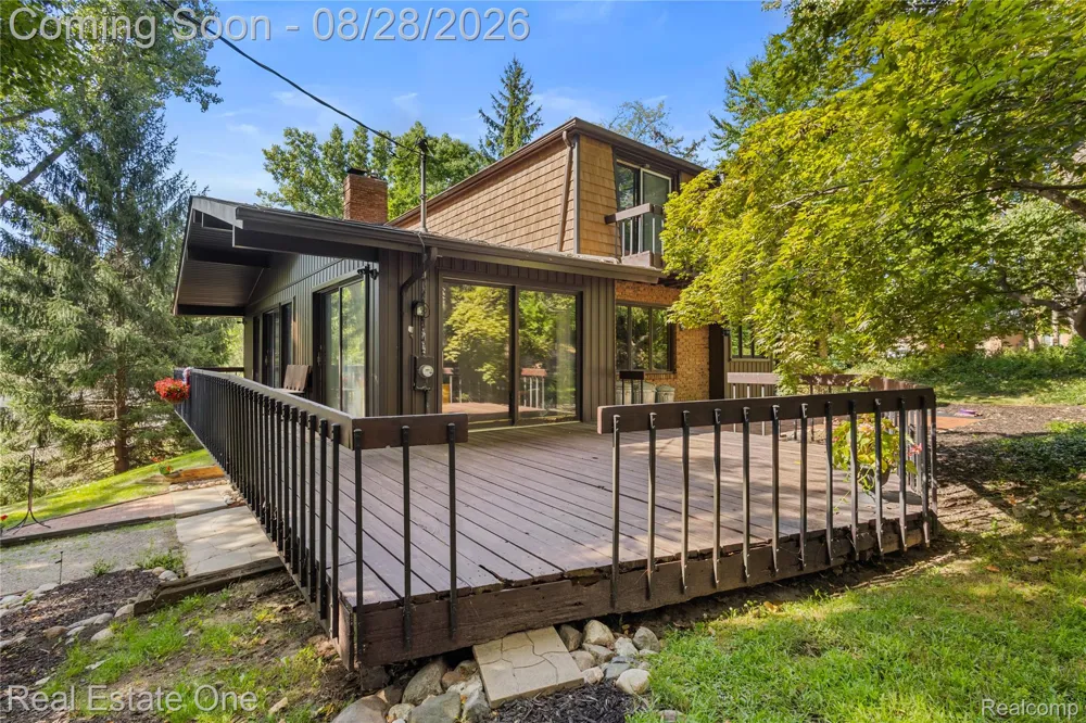 101 Wimberly Drive Rochester Hills City, MI 48306