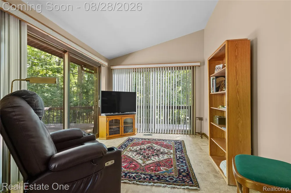 101 Wimberly Drive Rochester Hills City, MI 48306