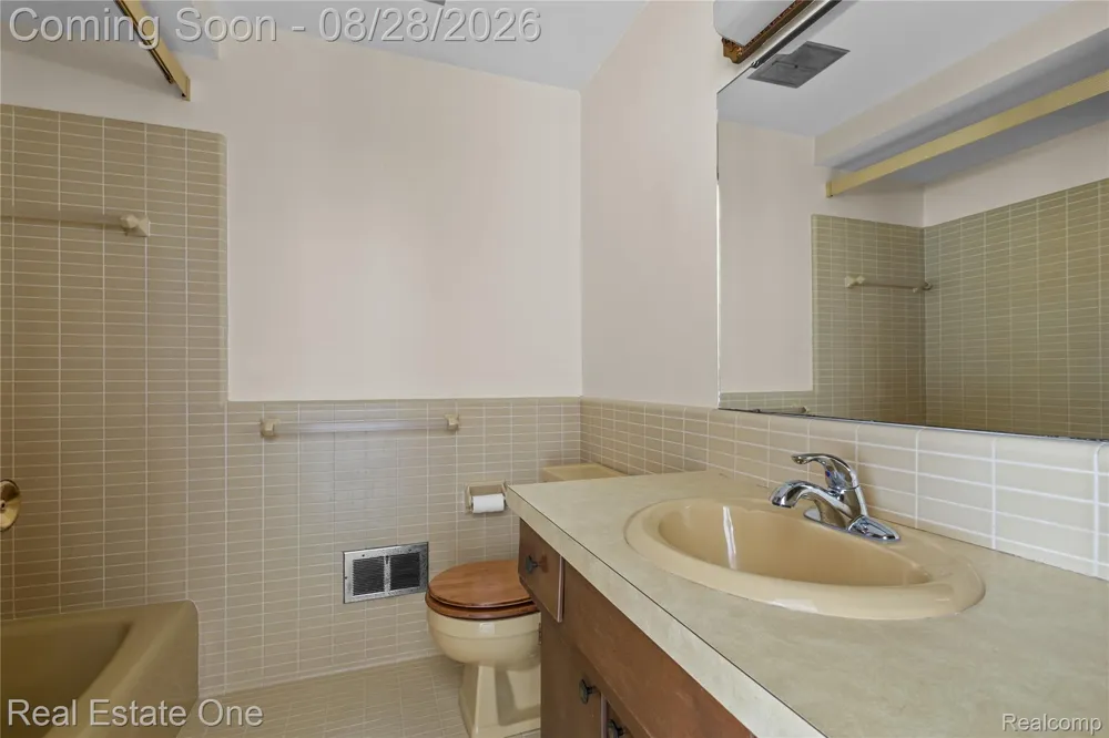 101 Wimberly Drive Rochester Hills City, MI 48306
