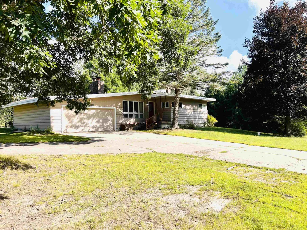 5121 Crosby Road Haring Charter Township, MI 49601