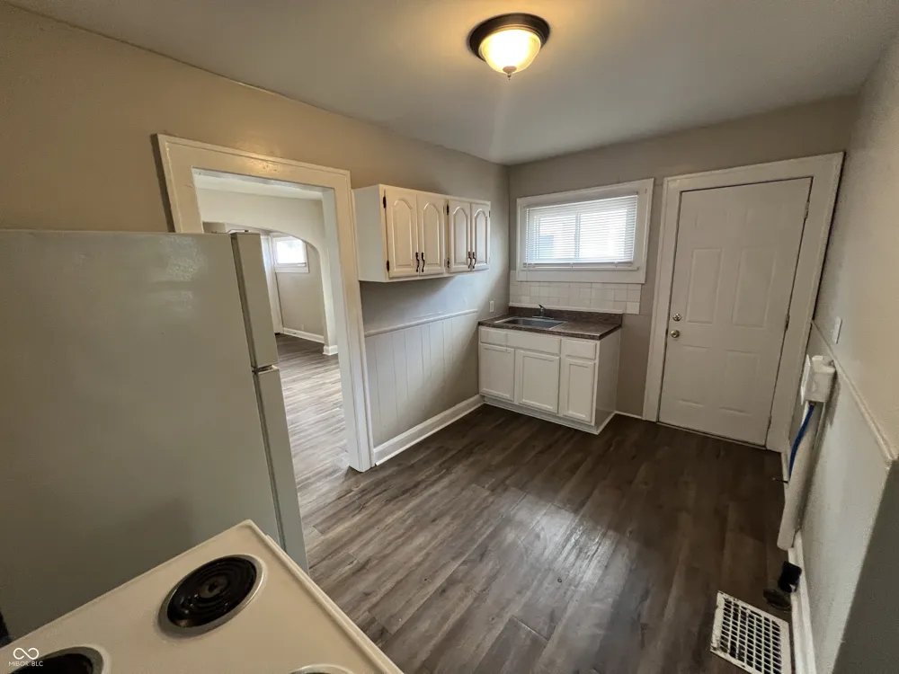 894 Gladstone Avenue Indianapolis, IN 46201