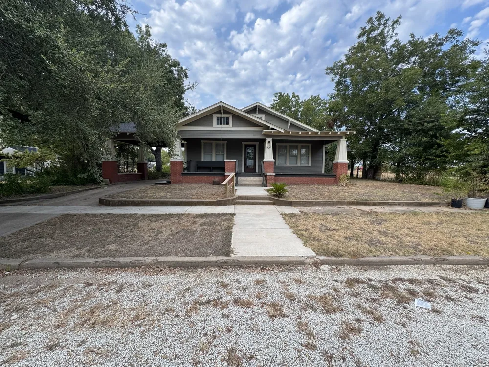 410 E Main Street Wortham, TX 76693