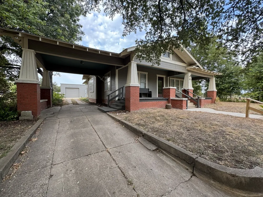 410 E Main Street Wortham, TX 76693