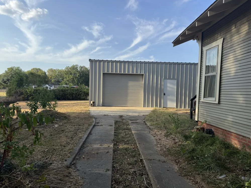 410 E Main Street Wortham, TX 76693