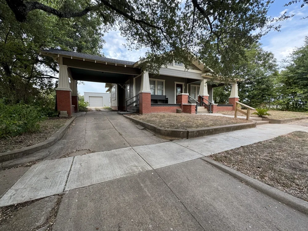 410 E Main Street Wortham, TX 76693