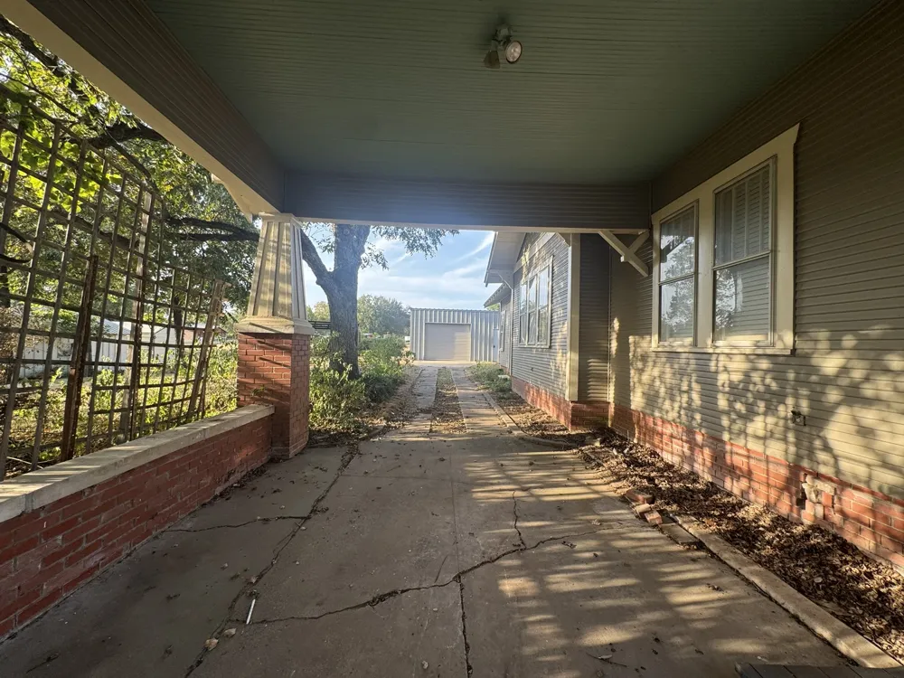 410 E Main Street Wortham, TX 76693