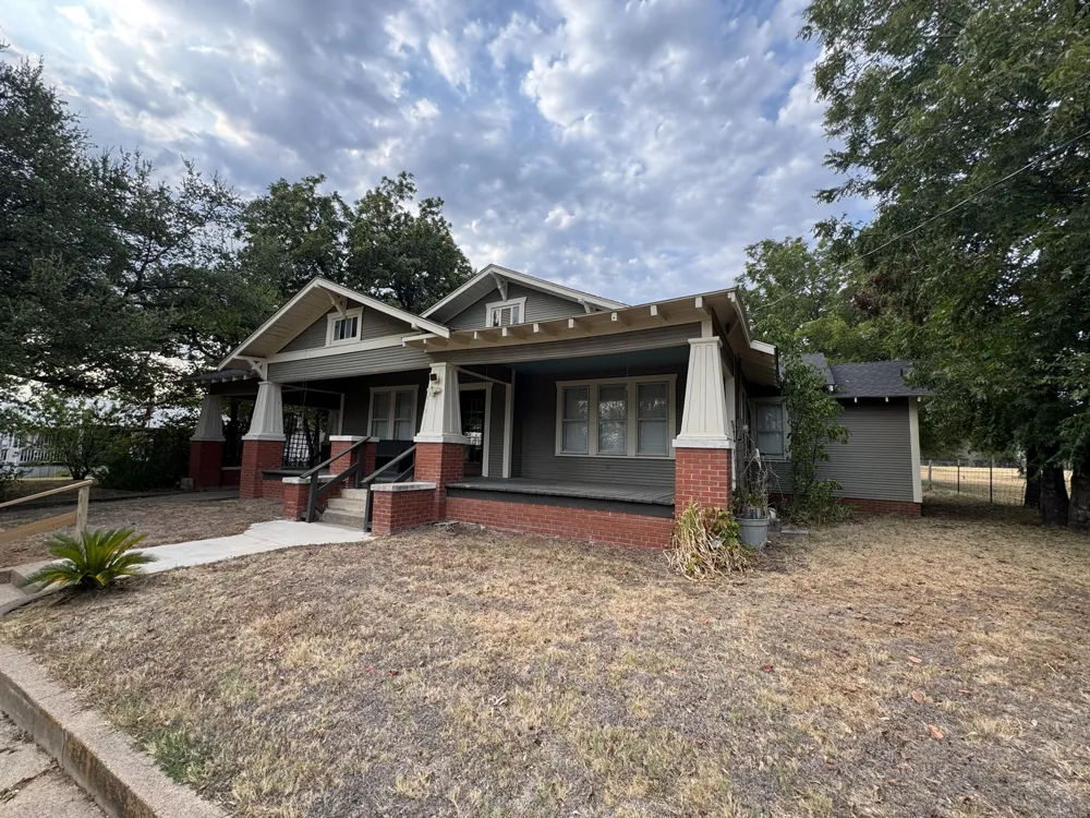 410 E Main Street Wortham, TX 76693