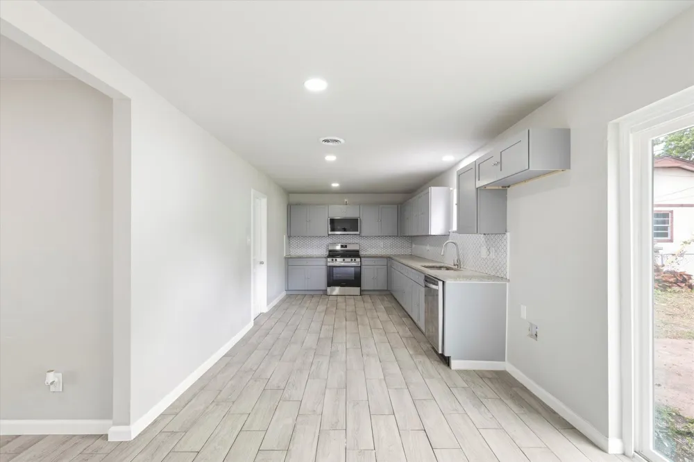 13634 Pyramid Drive Farmers Branch, TX 75234