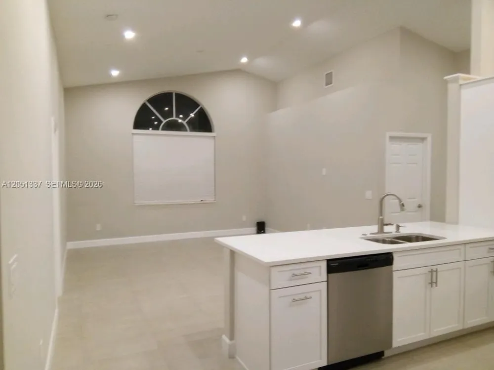 9367 LAKE SERENA Boca Raton, FL 33496