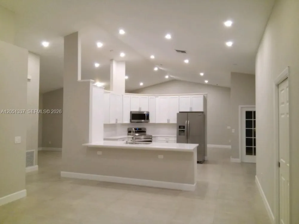 9367 LAKE SERENA Boca Raton, FL 33496