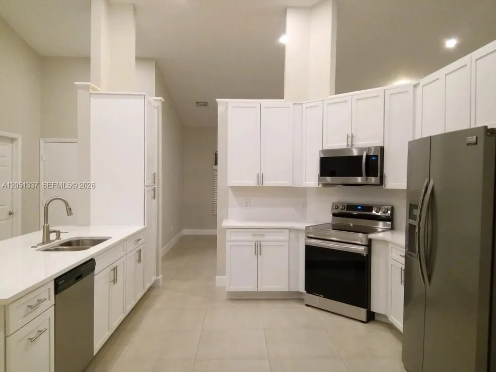 9367 LAKE SERENA Boca Raton, FL 33496