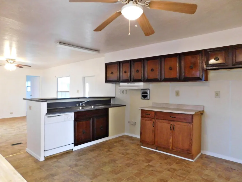 1607 Mallard Lane Sealy, TX 77474