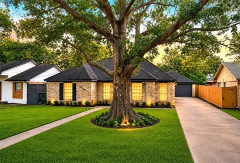 9907 Greencreek Drive