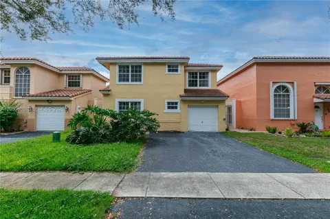 2592 W Saratoga Dr