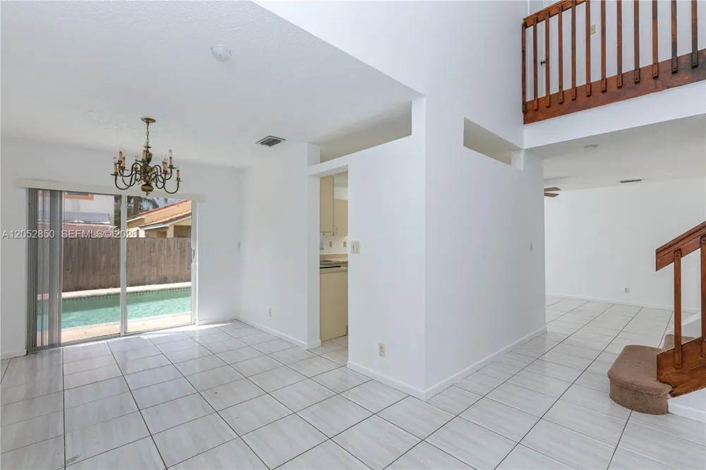 2592 W Saratoga Dr Cooper City, FL 33026