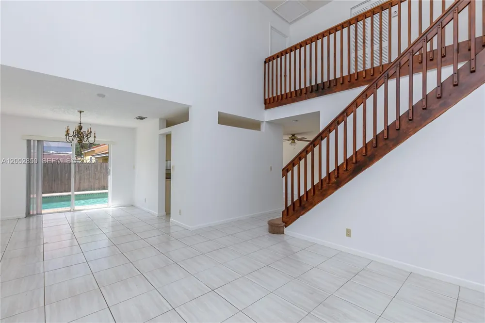 2592 W Saratoga Dr Cooper City, FL 33026