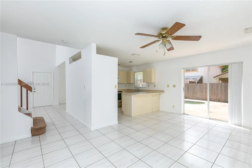 2592 W Saratoga Dr Cooper City, FL 33026