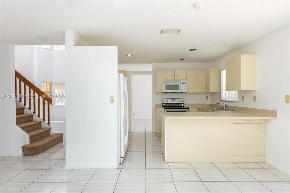 2592 W Saratoga Dr Cooper City, FL 33026