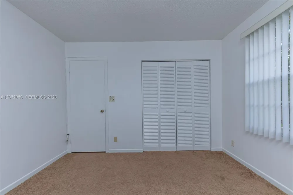 2592 W Saratoga Dr Cooper City, FL 33026