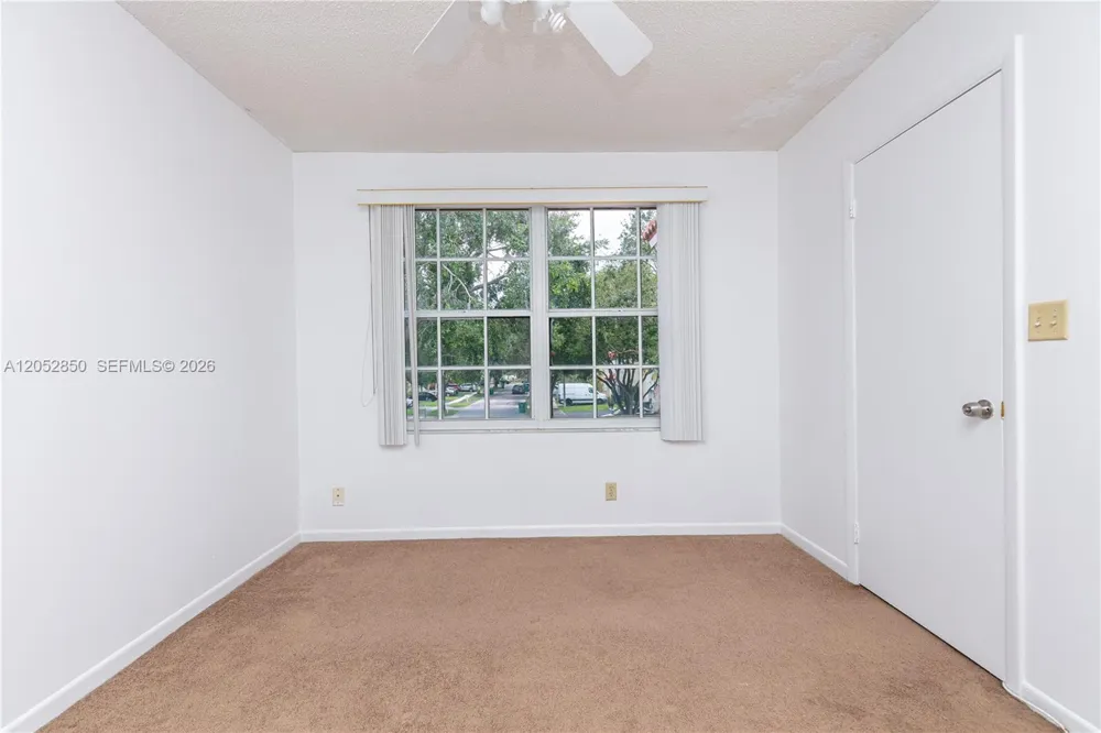 2592 W Saratoga Dr Cooper City, FL 33026