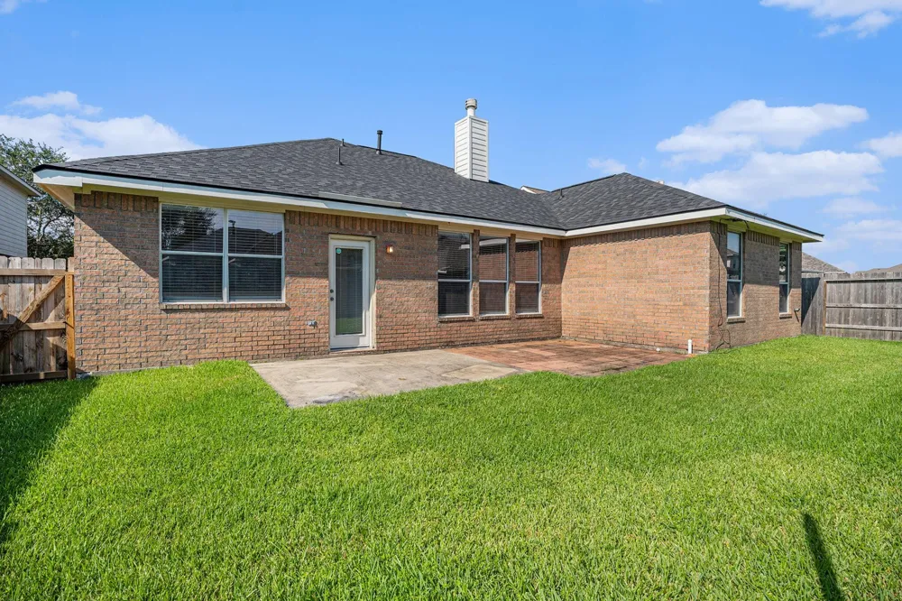 2517 Flycatcher Cove Drive League City, TX 77573