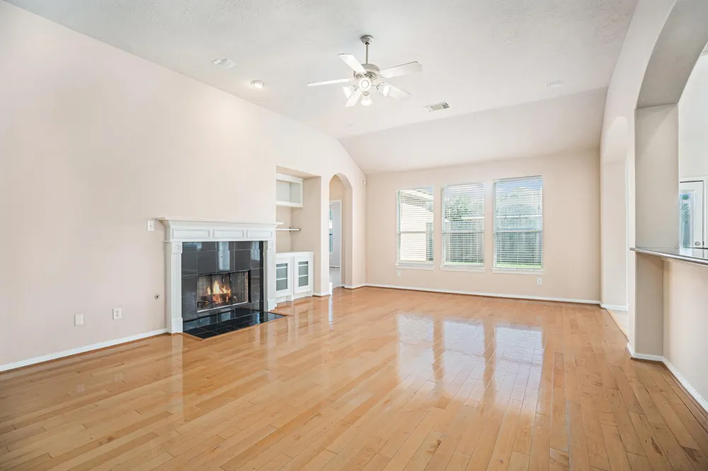 2517 Flycatcher Cove Drive League City, TX 77573